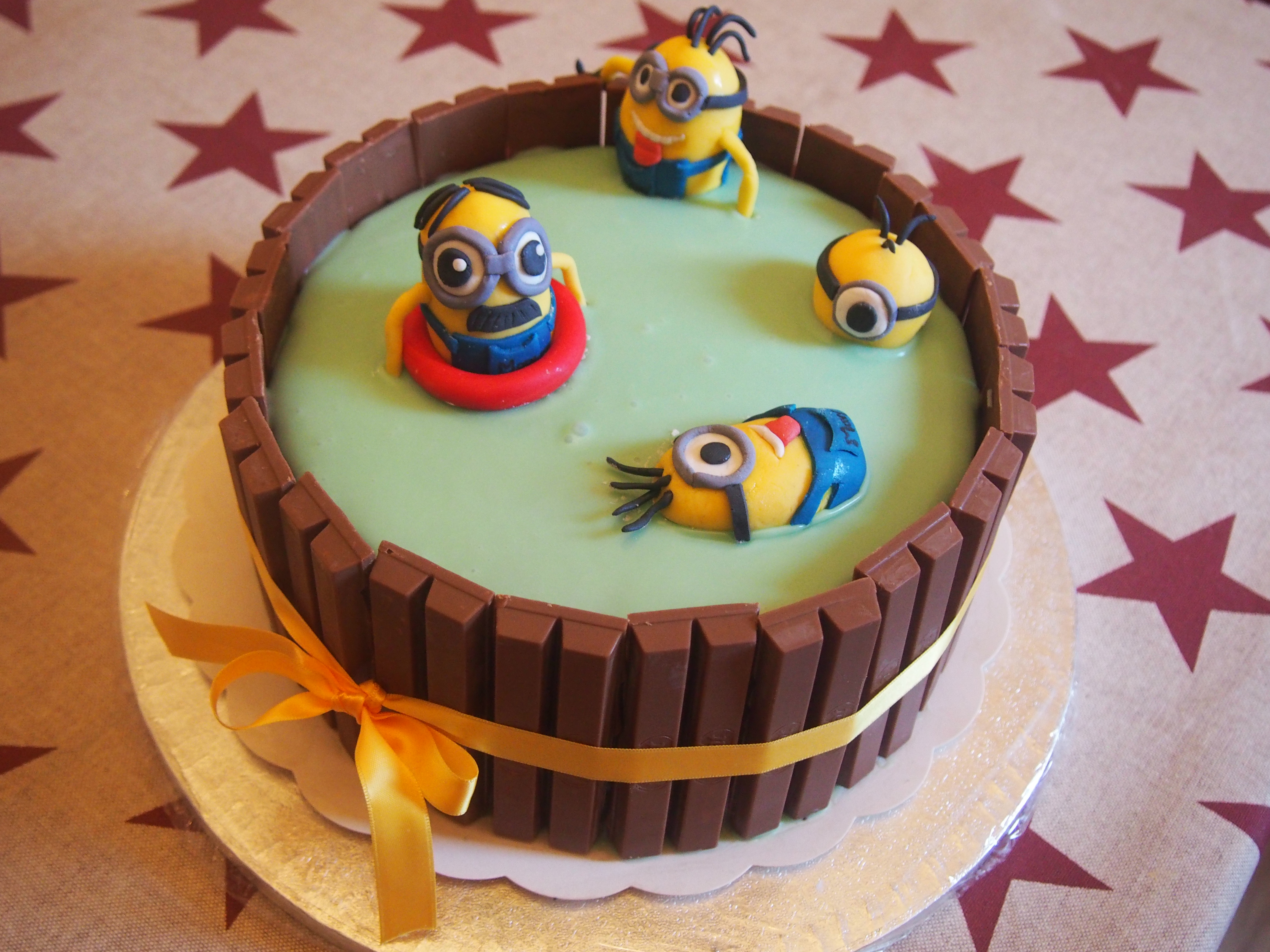 gâteau dessins animés "Minions"