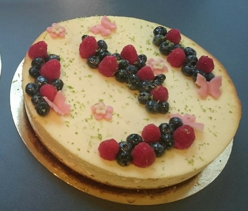 New-York cheesecake aux fruits rouges et citron vert, fond spéculoos (10/12 parts)