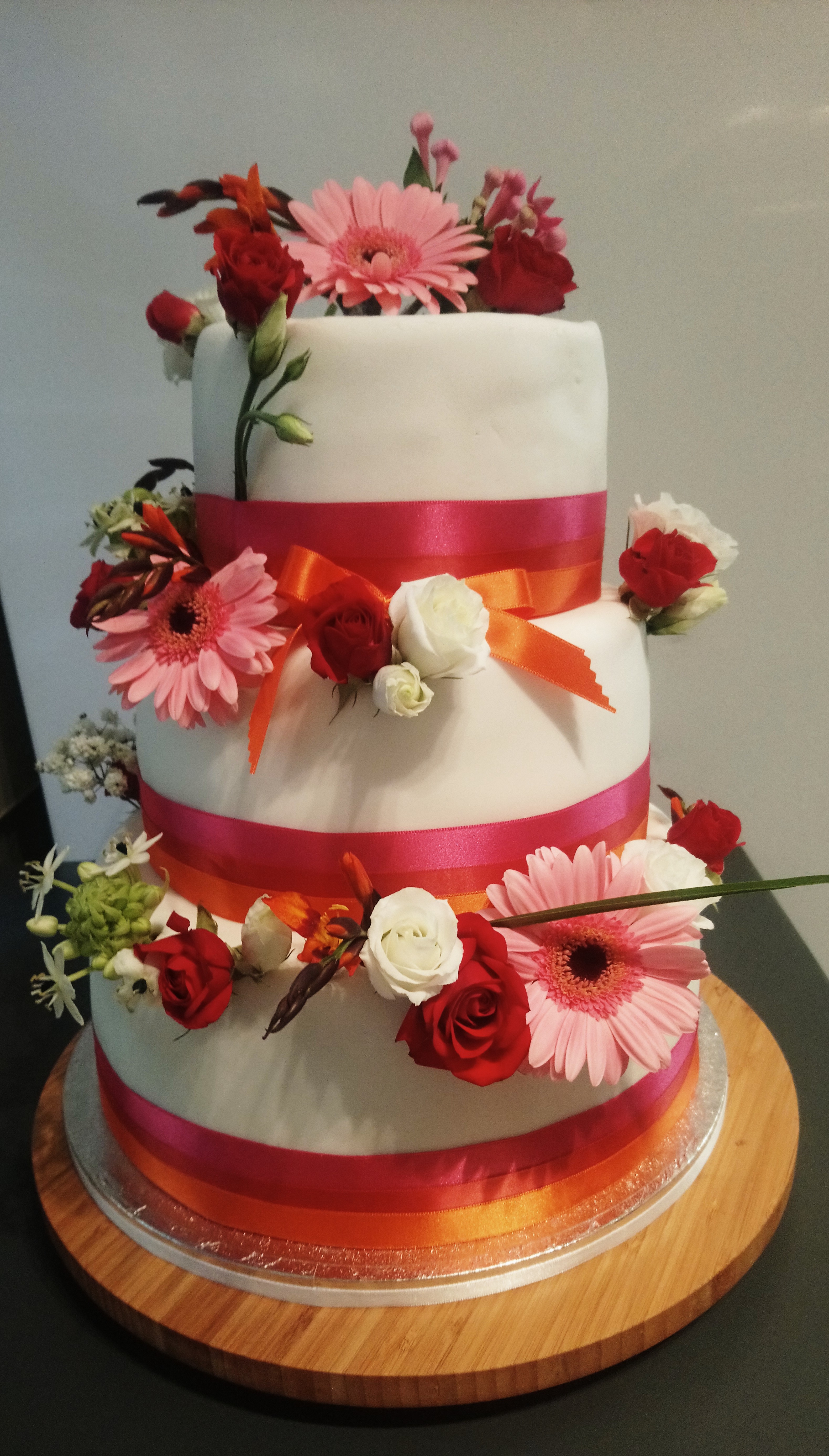Gâteau rubans et fleurs