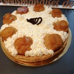 St Honoré classique : pâte feuilletée, pâte à choux, crème légère, chantilly.