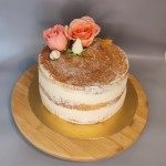 Naked cake, roses corail