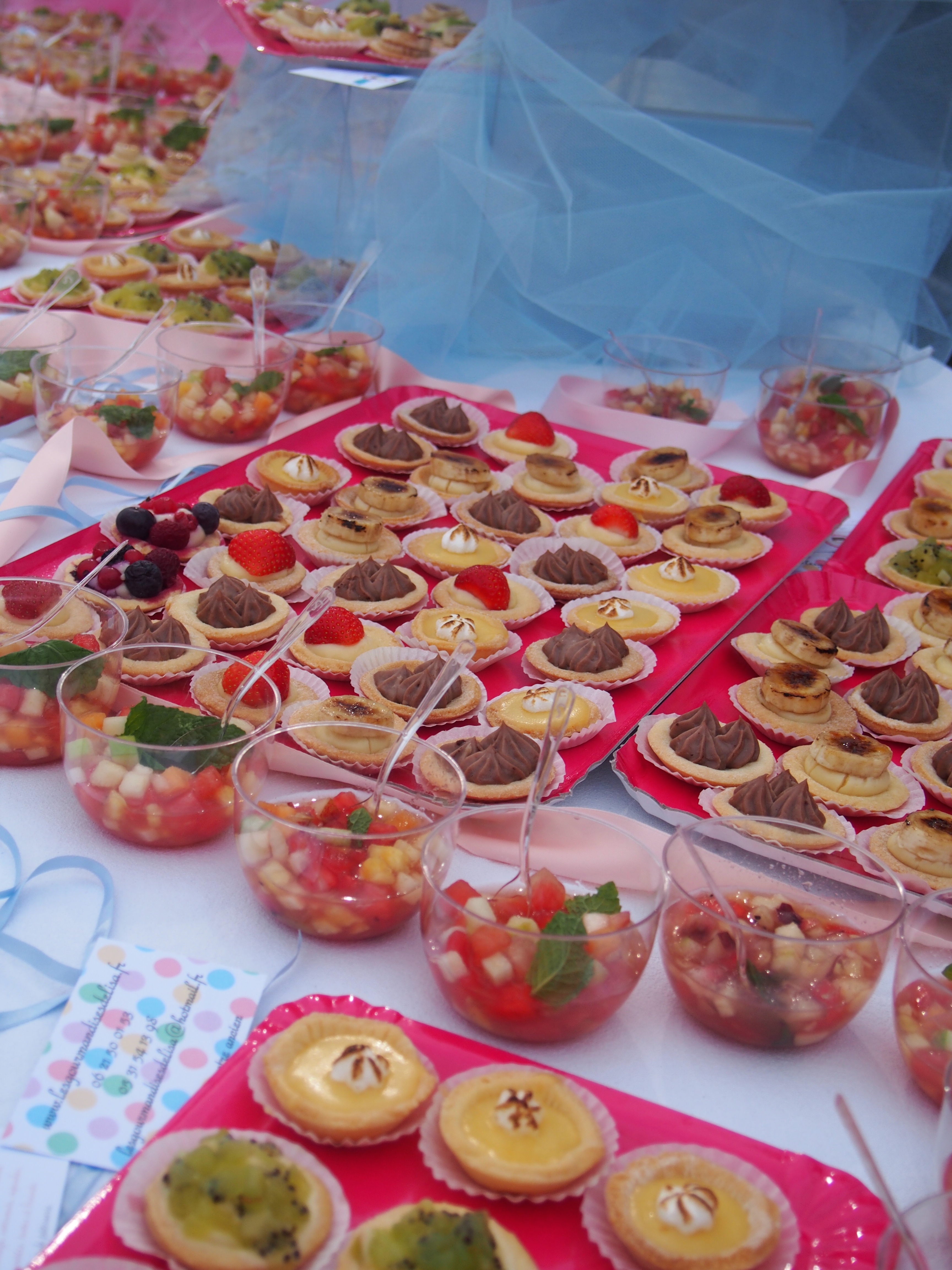 Buffet de mignardises pour le salon du cheval 2014 www.chevalroi.fr