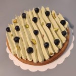 Pistachio : 
Pâte sablée, financier aux myrtilles et mousse à la pistache.